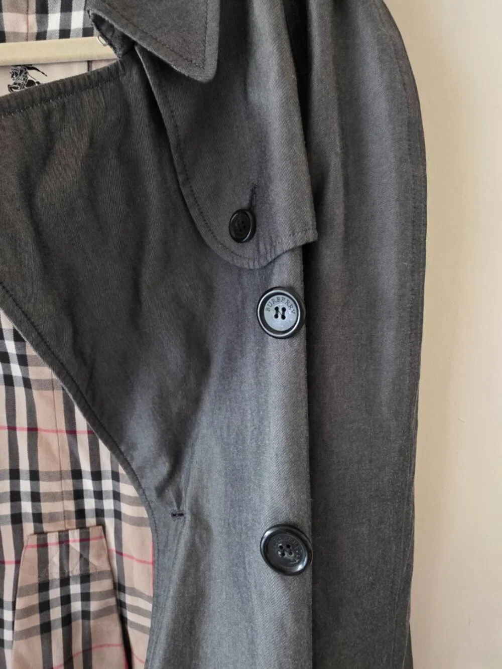 Burberry Gray Classic Trench Size 10 R, Excellent condition - Picture 13 of 16